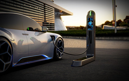 Dieperfekte Kombination von Photovoltaik und E-Mobilität: So laden Sie Ihr E-Automit selbst erzeugtem Solarstrom