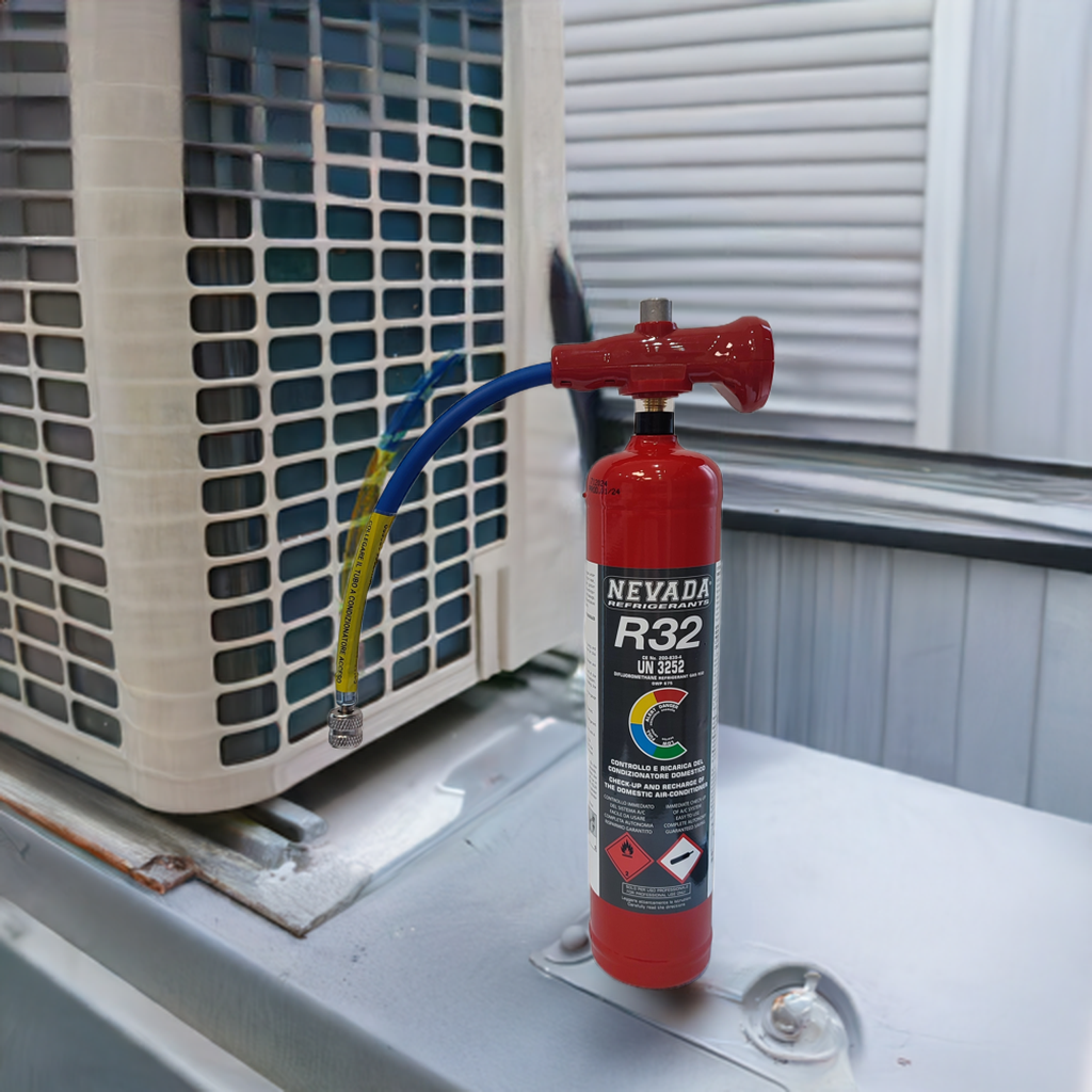 Refrigerant R32 780g with filling hose & pressure gauge, for air conditioning & heat pump